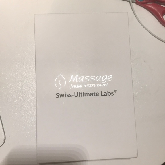 Swiss Ultimate Labs Facial Cleansing Brush - Picture 7 of 7
